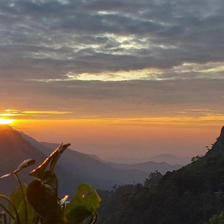 Meditation Monastery Stay 埃拉 外观 照片