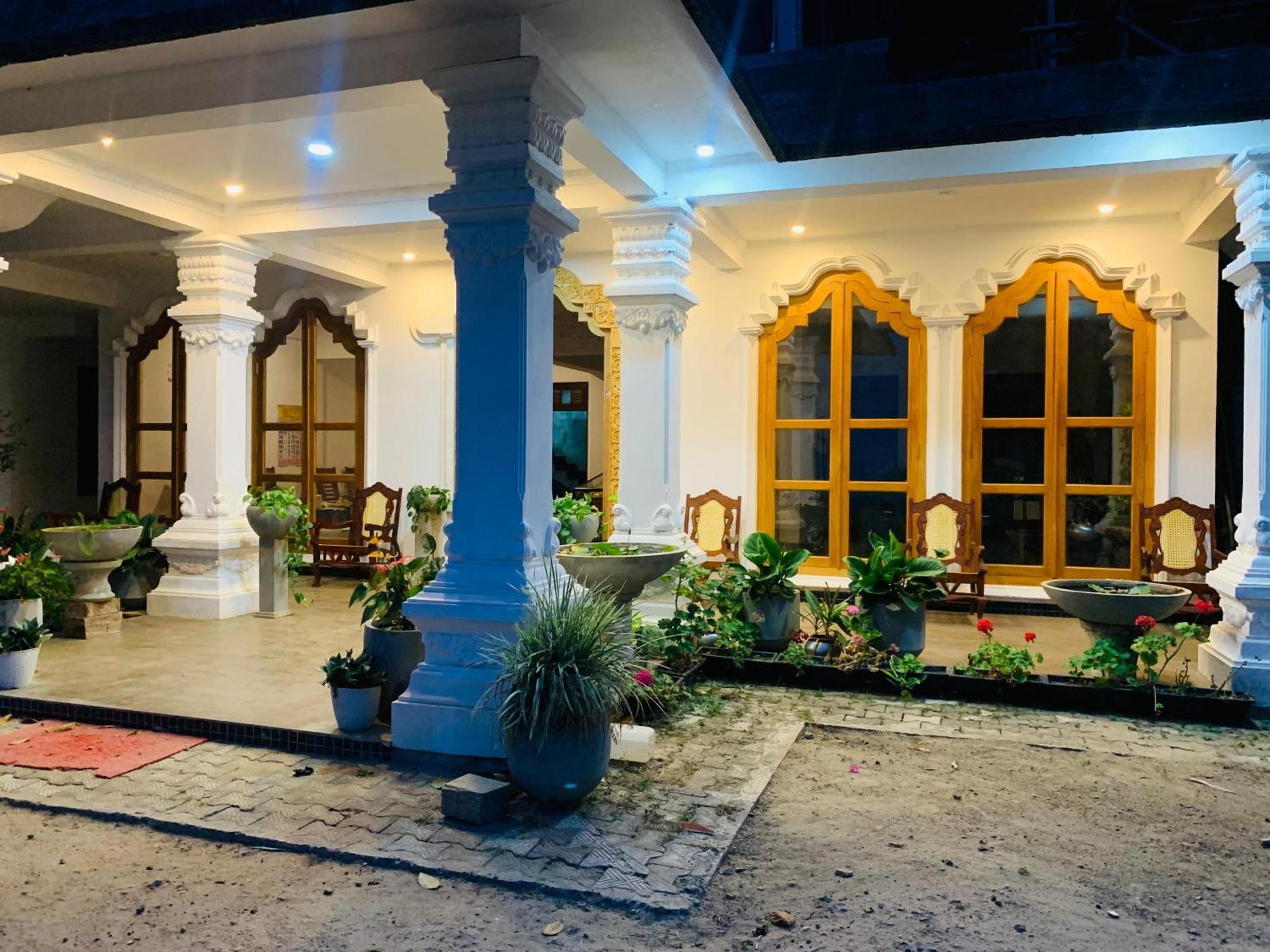 Meditation Monastery Stay 埃拉 外观 照片