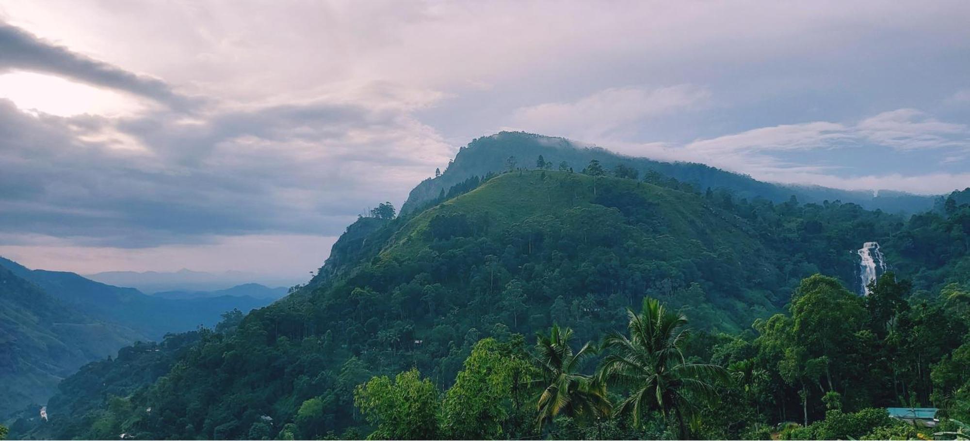 Meditation Monastery Stay 埃拉 外观 照片