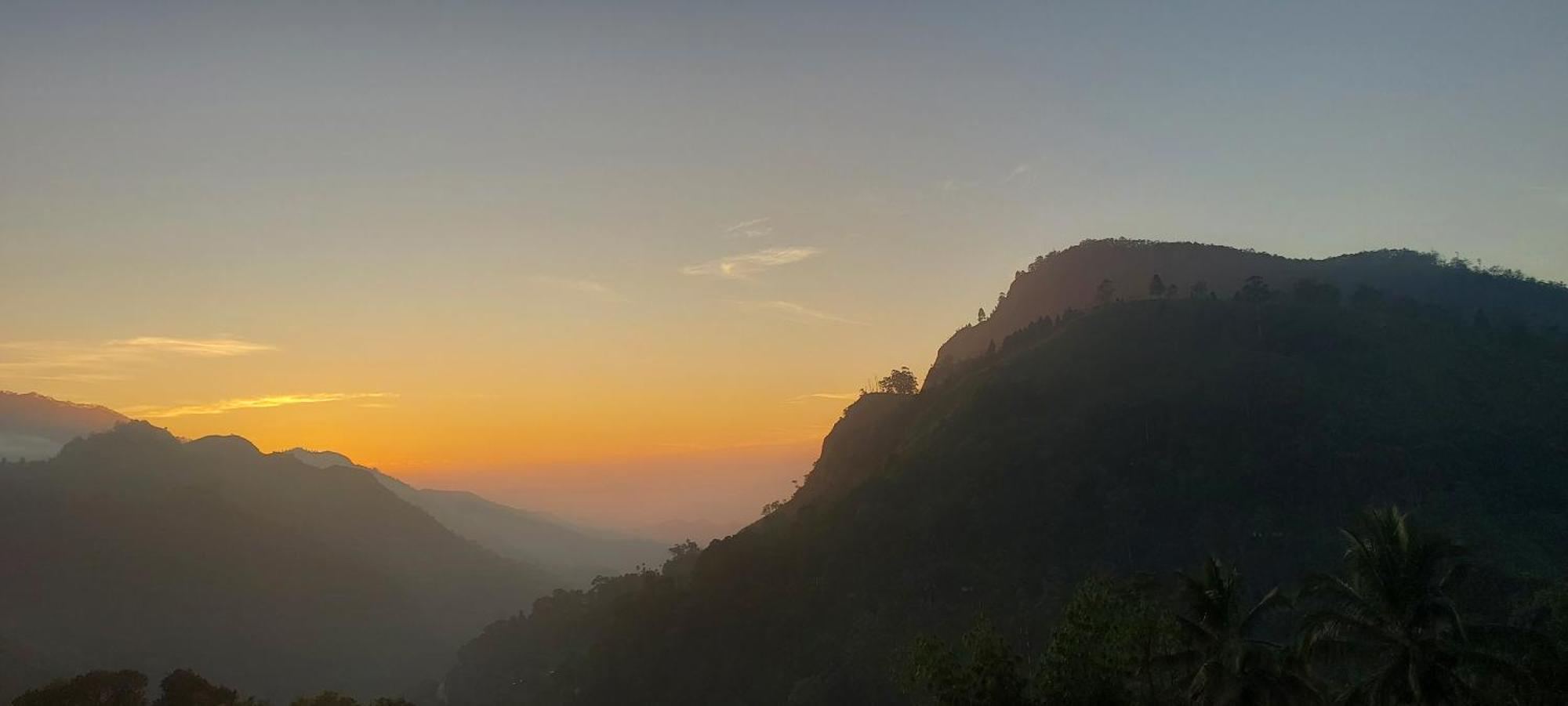 Meditation Monastery Stay 埃拉 外观 照片