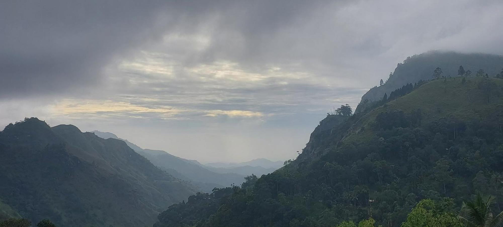Meditation Monastery Stay 埃拉 外观 照片