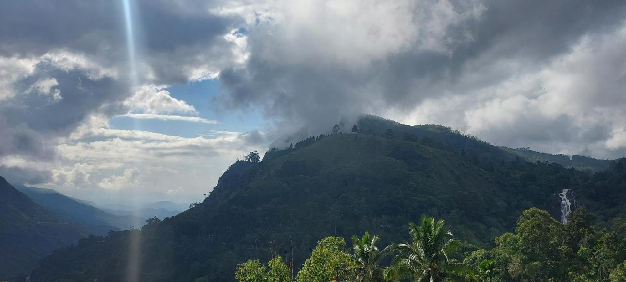 Meditation Monastery Stay 埃拉 外观 照片