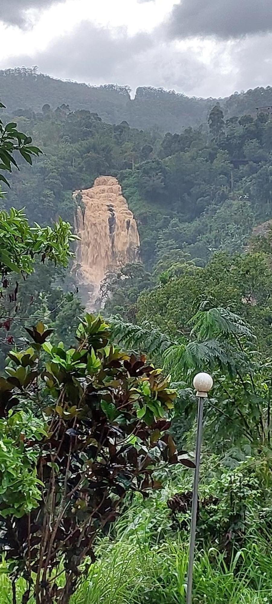 Meditation Monastery Stay 埃拉 外观 照片